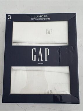 GAP White Cotton Crew Shirts - 3 Pack